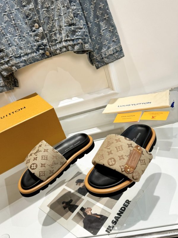 Louis Vuitton LV Couple Slippers A - Image 7